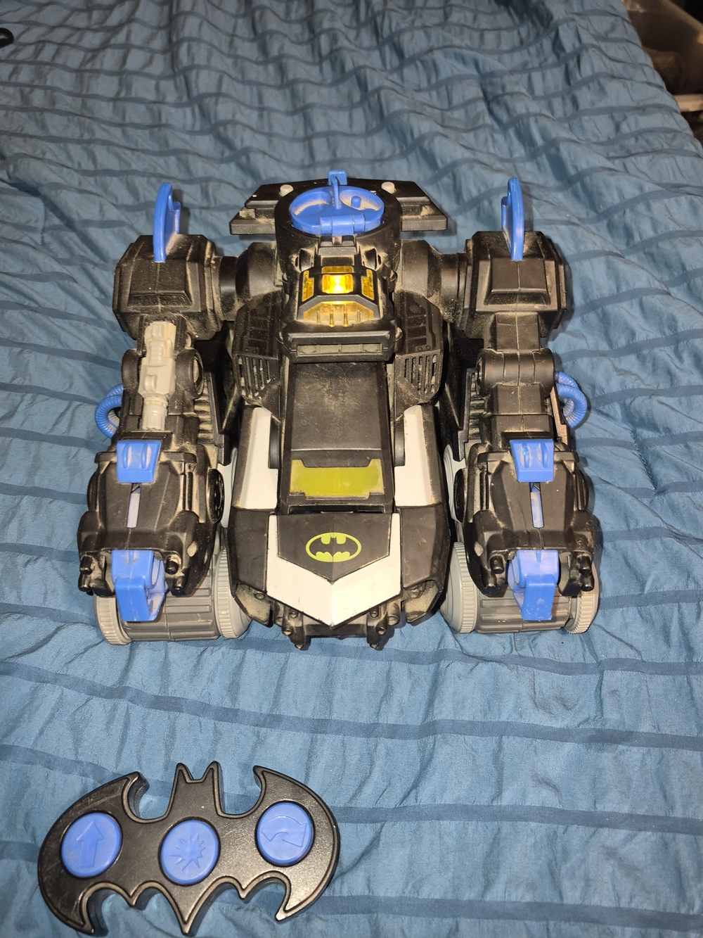 Batman Remote-Control Battle Tank - Black, Blue, Yellow